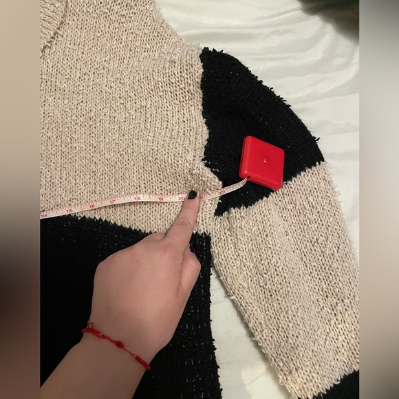 Checkered slightly cropped sweater - Picture 5 of 6